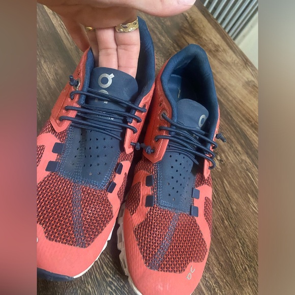 On Running Women's Athletic Shoes - Picture 4 of 9